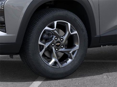 New 2026 Chevrolet Trax LT w/ LPO, Blackout Package image 9