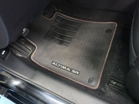 Used 2024 Nissan Altima 2.5 SR FWD image 18