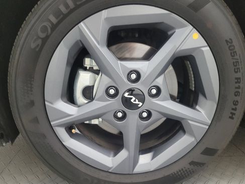 Used 2025 Kia K4 FWD image 31