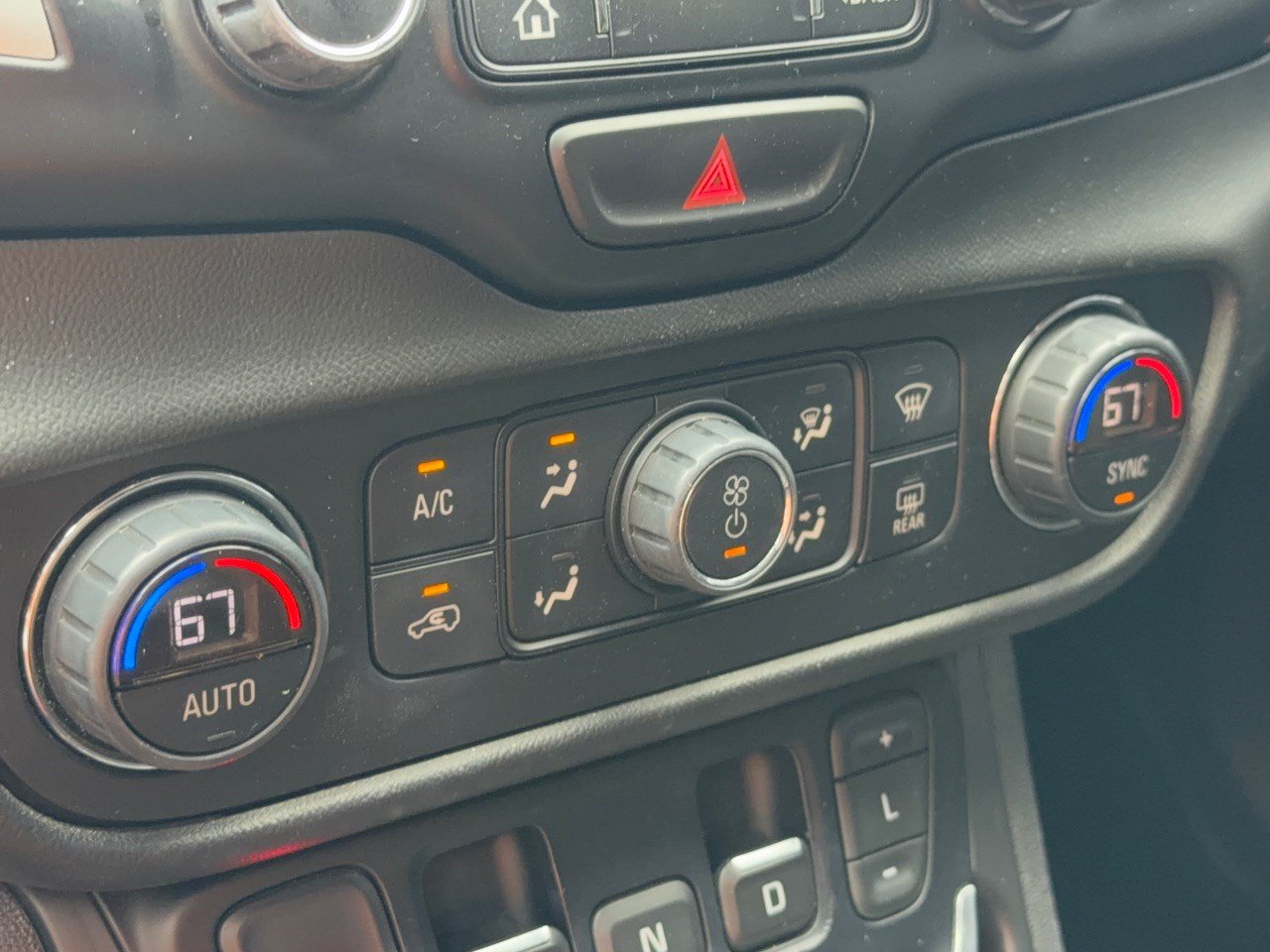 Used 2020 GMC Terrain SLT w/ Preferred Package FWD image 22