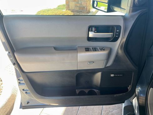 Used 2008 Toyota Sequoia Platinum image 9