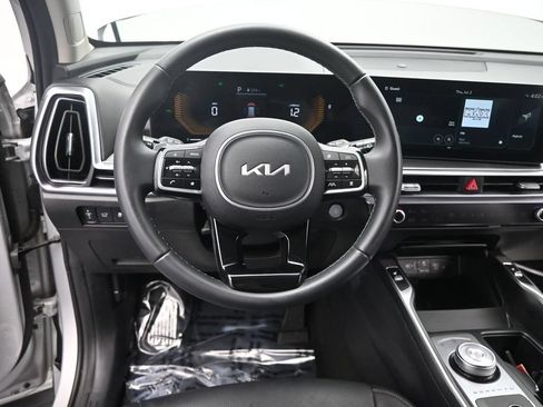 Certified 2025 Kia Sorento EX w/ EX Panoramic Sunroof Package AWD/4WD image 42