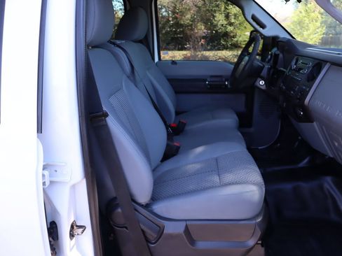 Used 2016 Ford F250 XL w/ Power Equipment Group AWD/4WD image 22