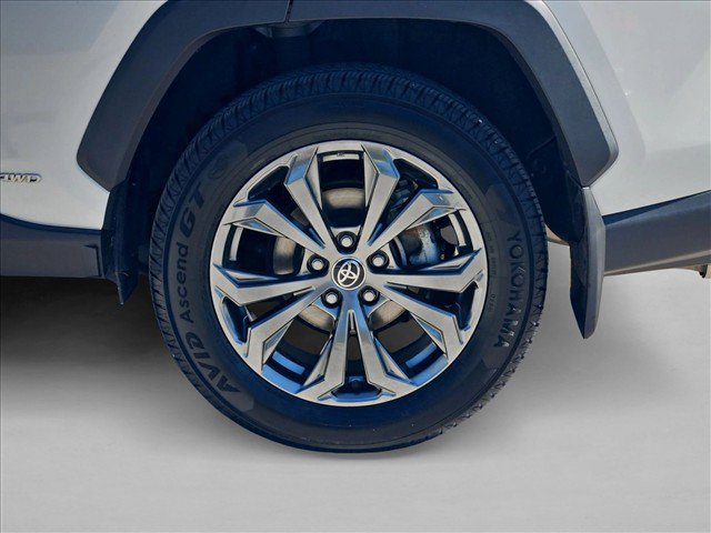 Used 2022 Toyota RAV4 Limited AWD/4WD image 25