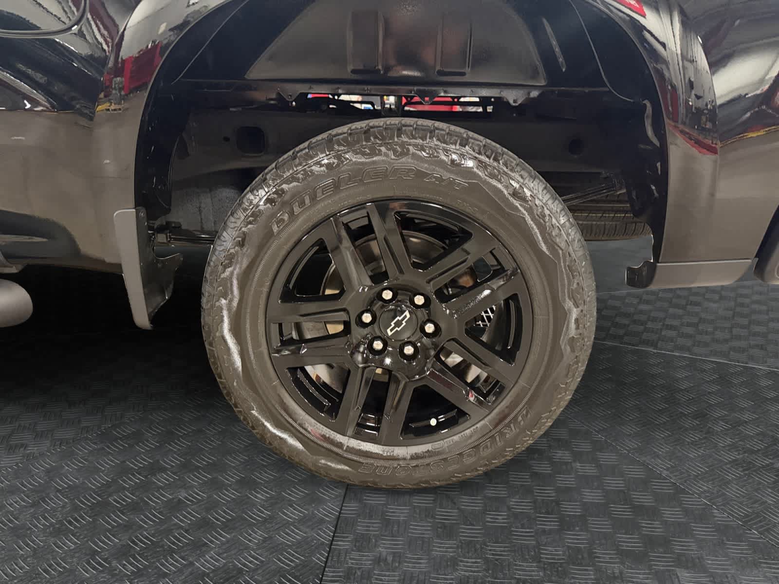 Used 2025 Chevrolet Silverado 1500 Custom Trail Boss w/ Turbomax Blackout Package AWD/4WD image 15