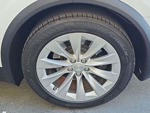 Used 2018 Tesla Model X 75D AWD/4WD image 12