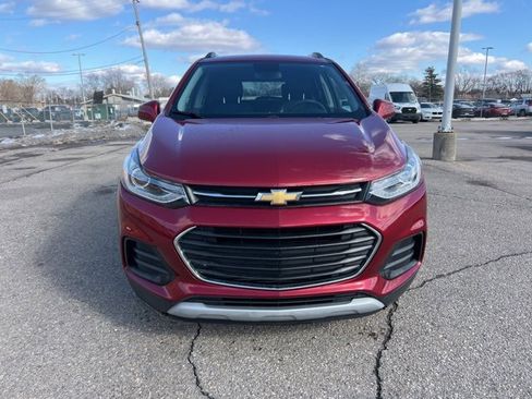 Used 2018 Chevrolet Trax LT w/ LT Convenience Package image 2