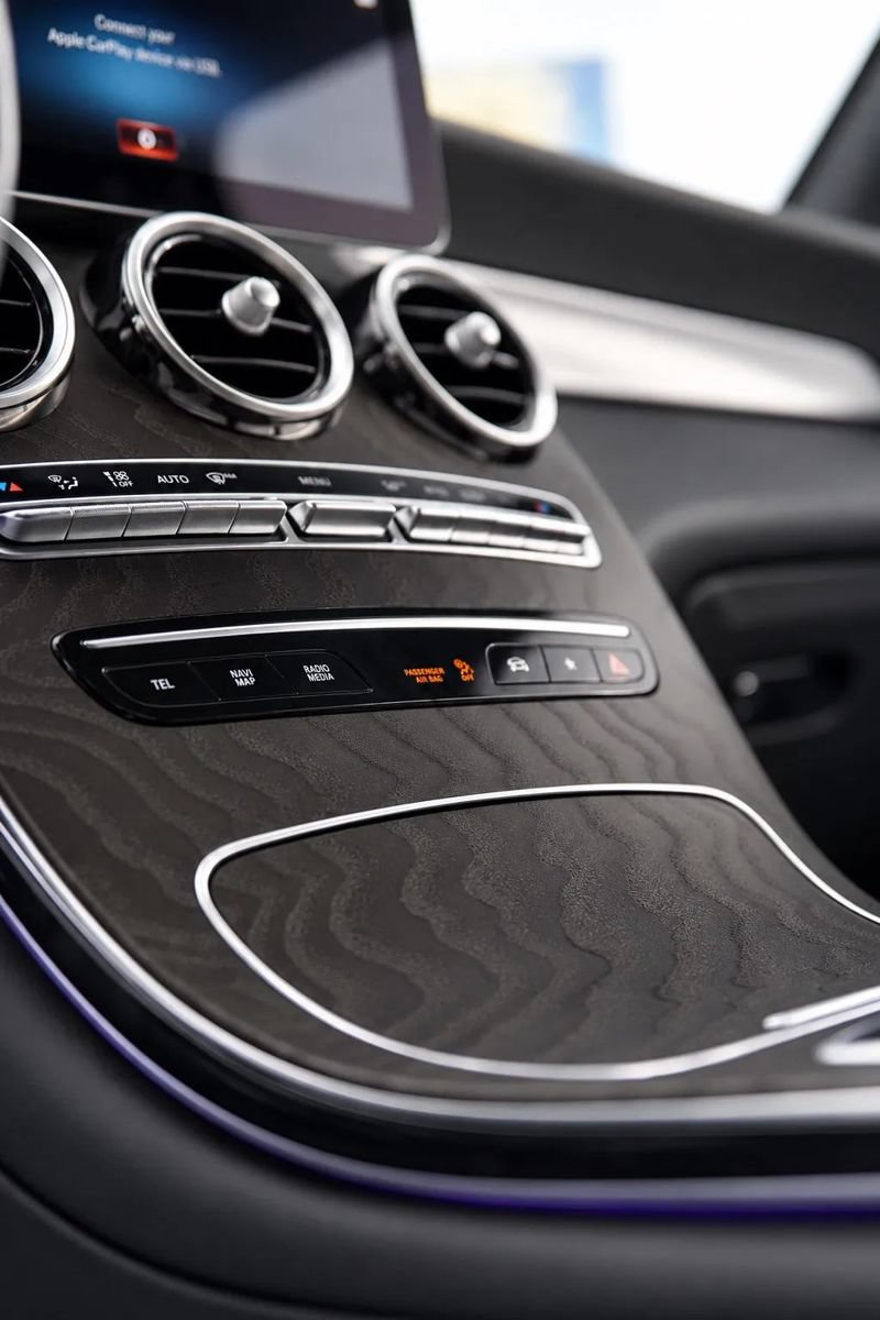 Used 2021 Mercedes-Benz GLC 300 4MATIC image 47