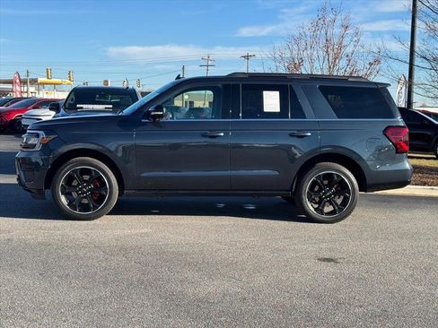 Used 2024 Ford Expedition Limited image 6