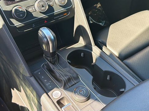 Used 2021 Volkswagen Atlas SE image 28