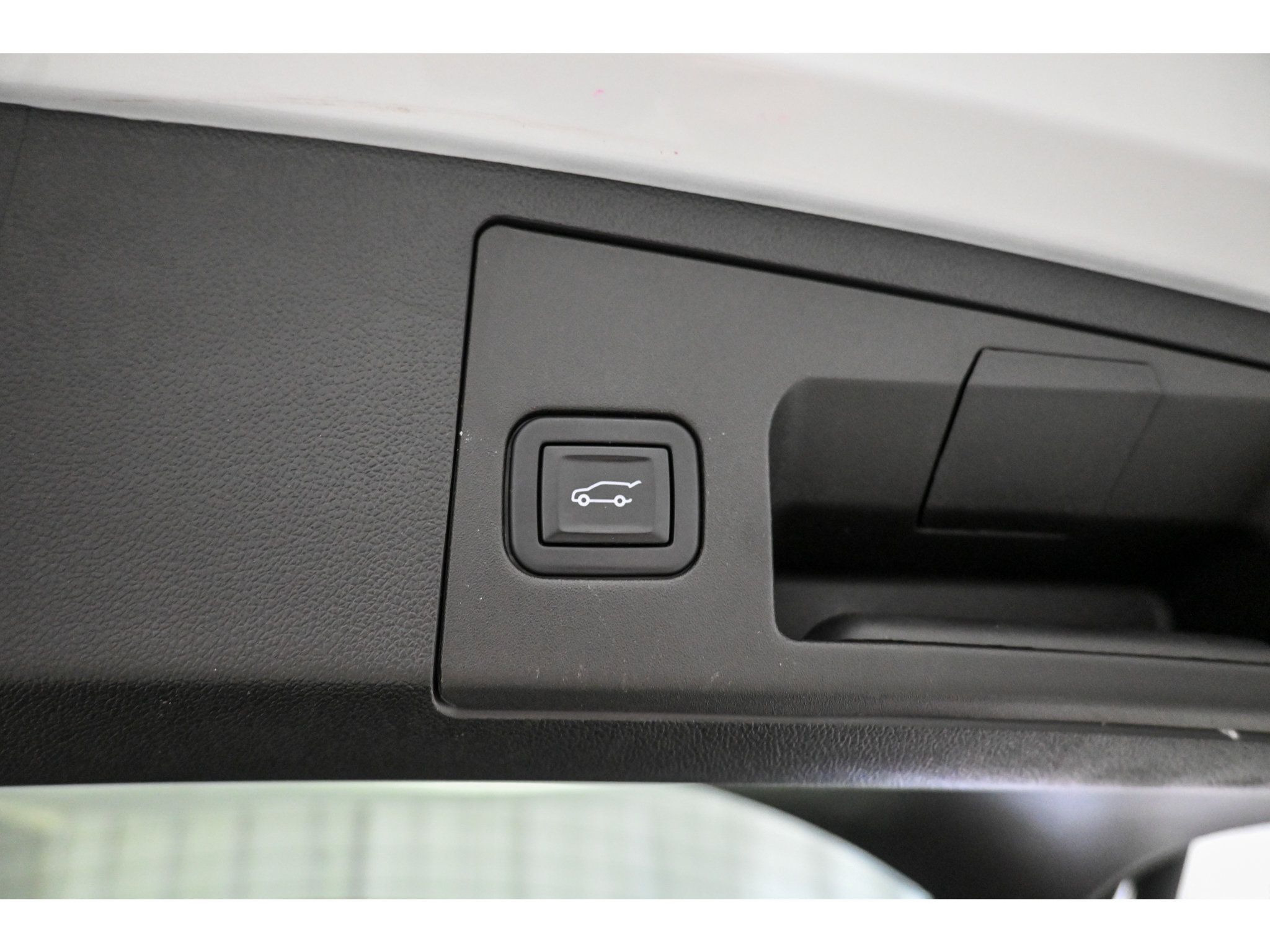 Used 2023 Cadillac XT4 Premium Luxury w/ Cold Weather Package FWD image 53