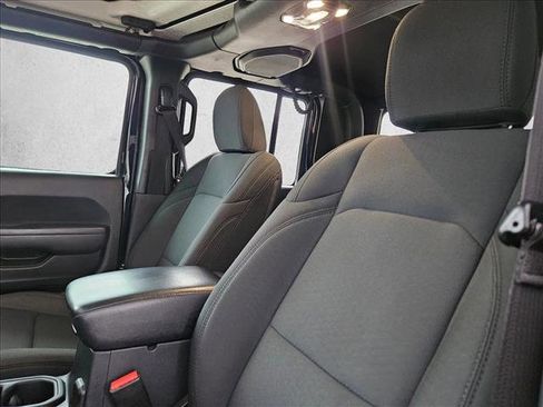 Used 2022 Jeep Gladiator Willys image 18