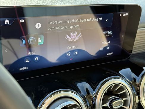 Certified 2025 Mercedes-Benz GLB 250 250 4MATIC image 35