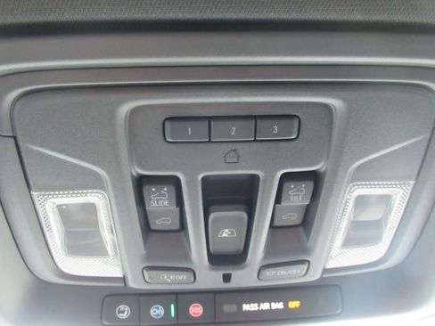 Used 2025 Chevrolet Silverado 2500 ZR2 w/ Technology Package AWD/4WD image 34
