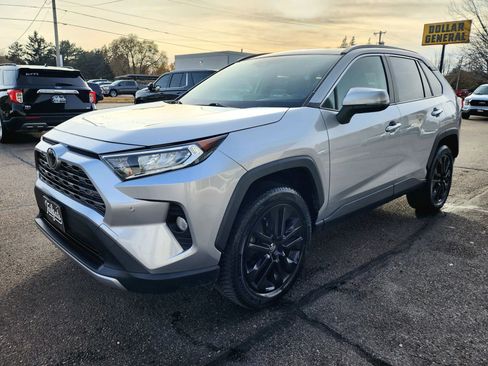 Used 2019 Toyota RAV4 Limited image 4