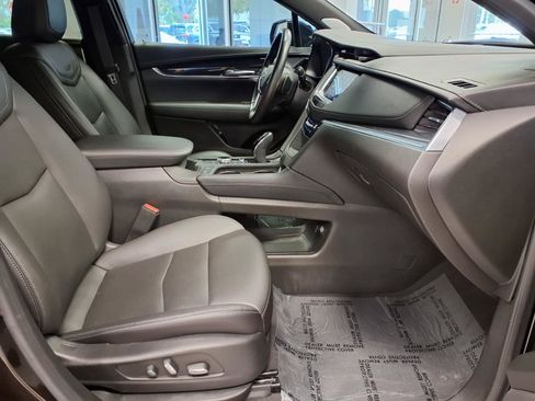 Certified 2024 Cadillac XT5 Premium Luxury FWD image 10