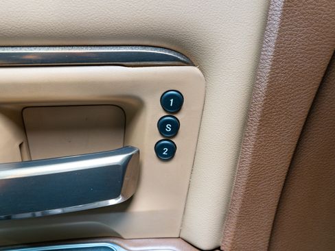 Used 2023 RAM 3500 Limited image 17