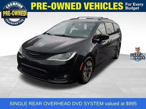 Used 2019 Chrysler Pacifica Touring-L w/ S Appearance Package FWD image 1
