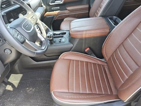 Used 2025 GMC Sierra 1500 Denali Ultimate AWD/4WD image 3