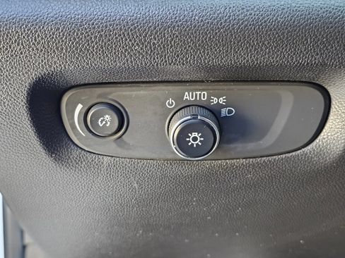 Used 2022 Chevrolet Traverse LT AWD/4WD image 14