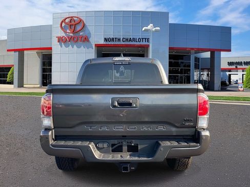 Used 2022 Toyota Tacoma TRD Sport w/ Technology Package RWD image 7