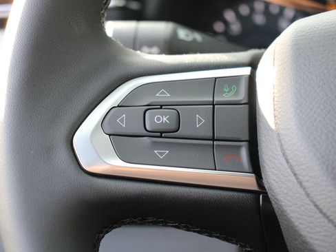 New 2026 Jeep Compass Limited image 9