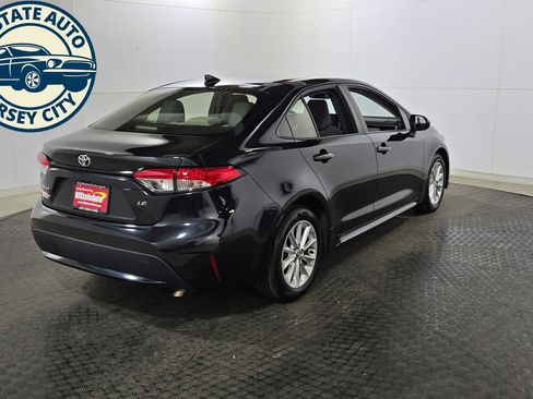 Used 2021 Toyota Corolla LE w/ LE Convenience Package FWD image 7
