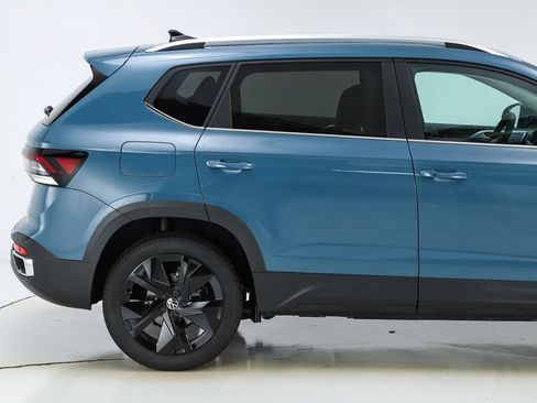 New 2026 Volkswagen Taos SE FWD image 47