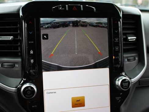 Used 2024 RAM 2500 Big Horn w/ Safety Group image 21