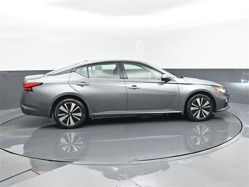 Used 2021 Nissan Altima 2.5 SV image 4
