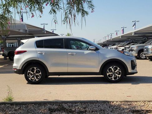 Used 2022 Kia Sportage LX FWD image 9