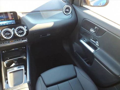 Used 2025 Mercedes-Benz GLA 250 image 19