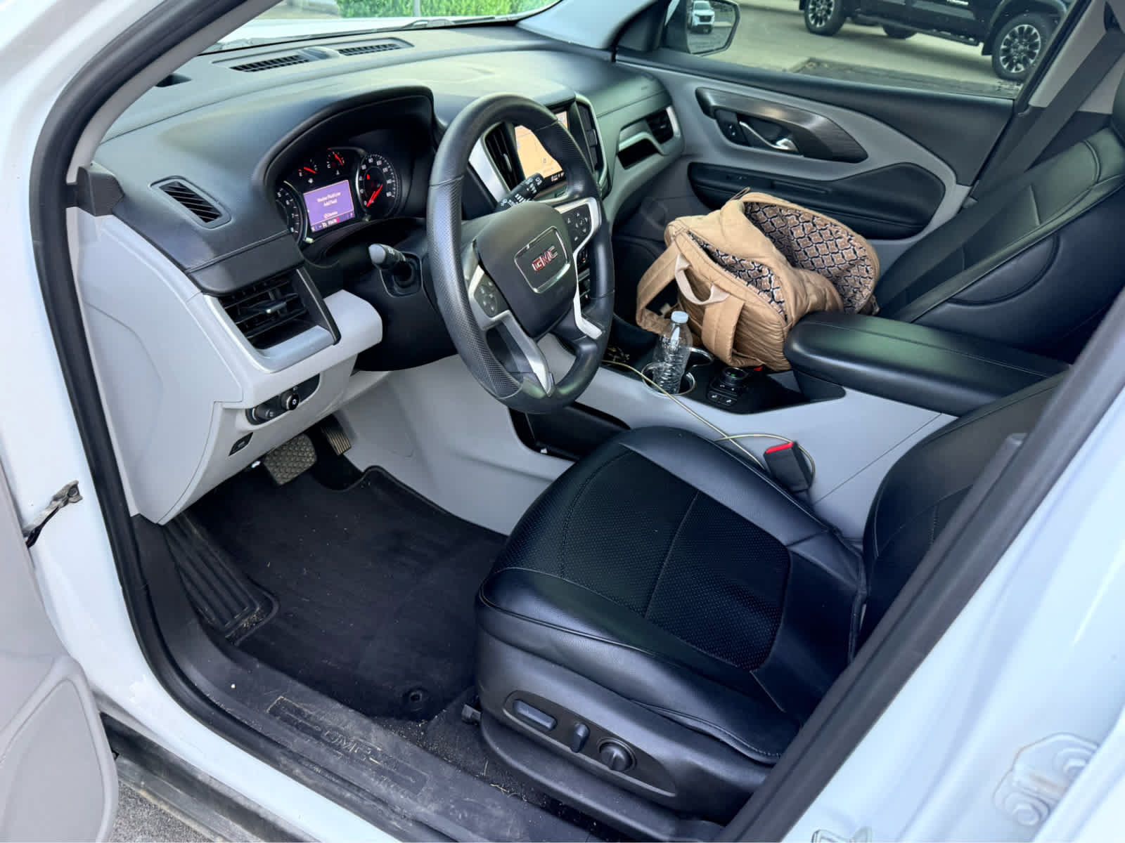 Used 2022 GMC Terrain SLE w/ Driver Convenience Package FWD image 7