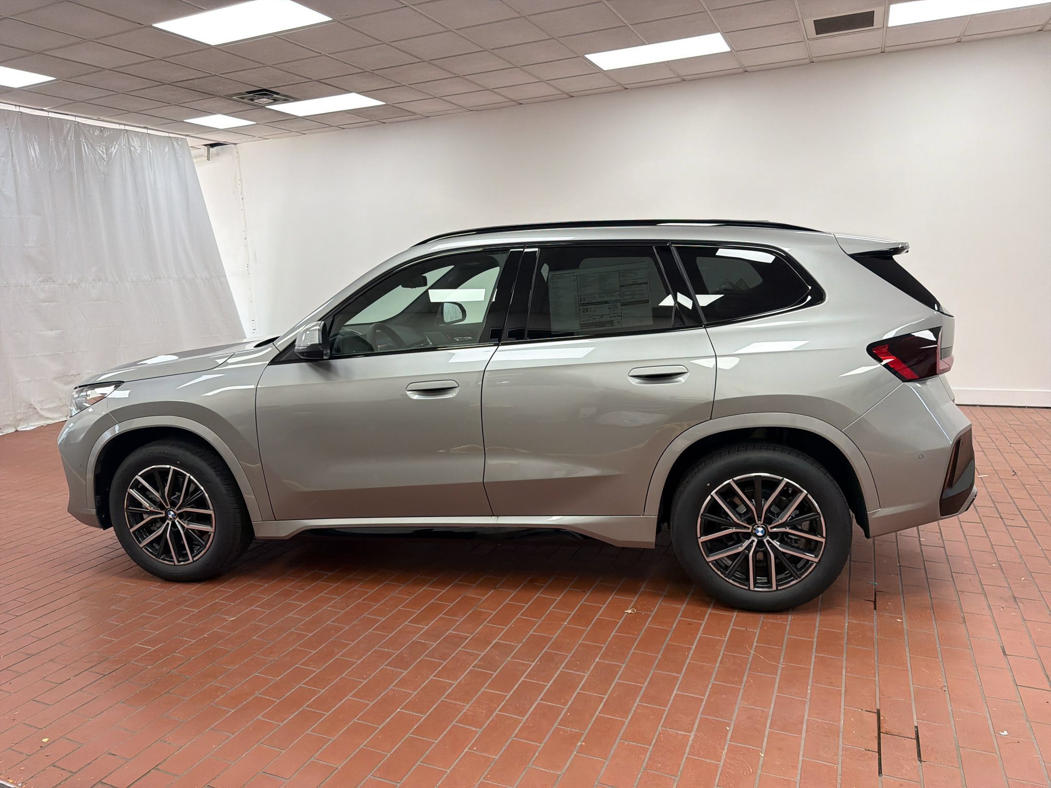 Used 2026 BMW X1 xDrive28i w/ Technology Package AWD/4WD image 2