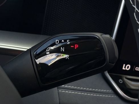 New 2026 Volkswagen Tiguan SE image 16