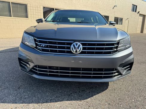 Used 2017 Volkswagen Passat 1.8T R-Line image 2