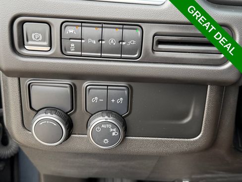 Used 2021 Chevrolet Suburban Premier w/ Texas Edition RWD image 22