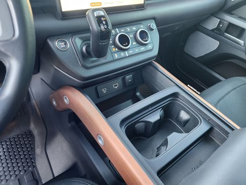 Used 2024 Land Rover Defender 130 X image 36
