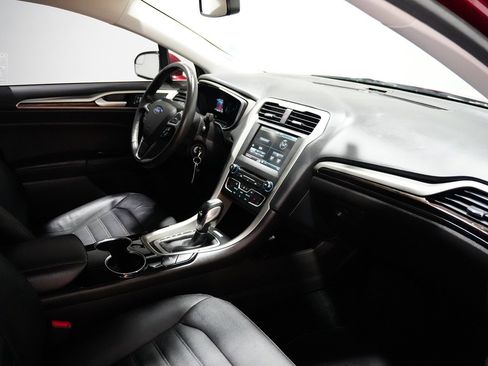 Used 2016 Ford Fusion SE image 24