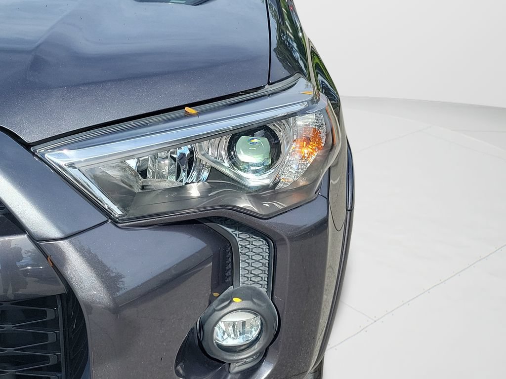 Used 2021 Toyota 4Runner SR5 Premium w/ Moonroof Package AWD/4WD image 26
