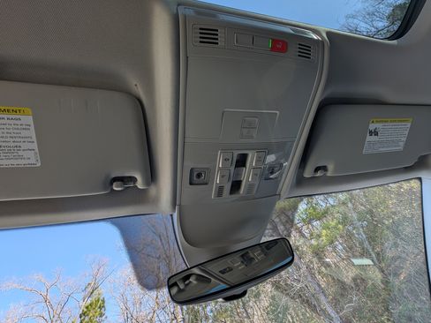 Used 2025 Volkswagen Taos SEL w/ Black Wheel Plus Package image 31