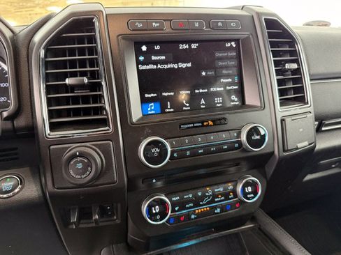 Used 2018 Ford Expedition Limited w/ Equipment Group 302A AWD/4WD image 9