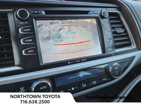 Used 2019 Toyota Highlander XLE image 25