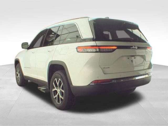 Used 2024 Jeep Grand Cherokee Limited w/ Luxury Tech Group II AWD/4WD image 5