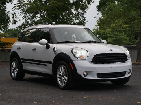 Used 2012 MINI Cooper Countryman FWD image 3