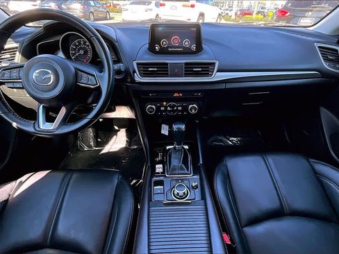 Used 2018 MAZDA MAZDA3 Touring image 11