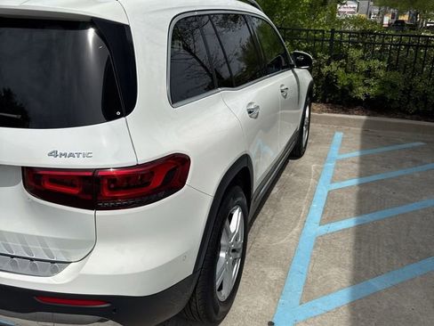 Used 2022 Mercedes-Benz GLB 250 4MATIC image 5