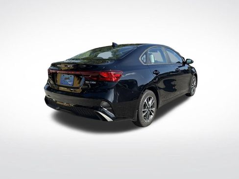 Used 2023 Kia Forte LXS FWD image 5