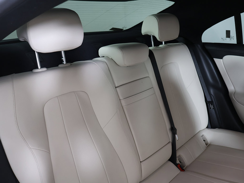 Used 2023 Mercedes-Benz CLA 250 4MATIC w/ Premium Package image 31