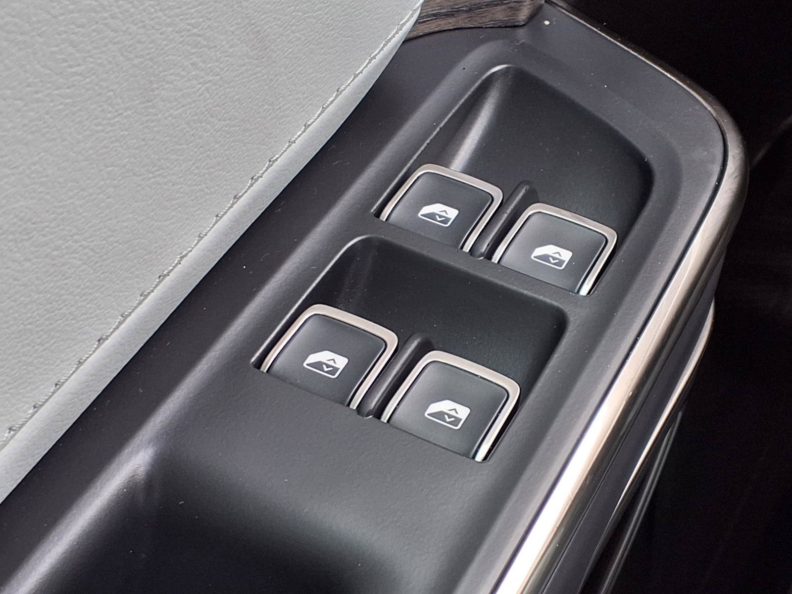 Used 2023 Rivian R1S Launch Edition Quad AWD/4WD image 25